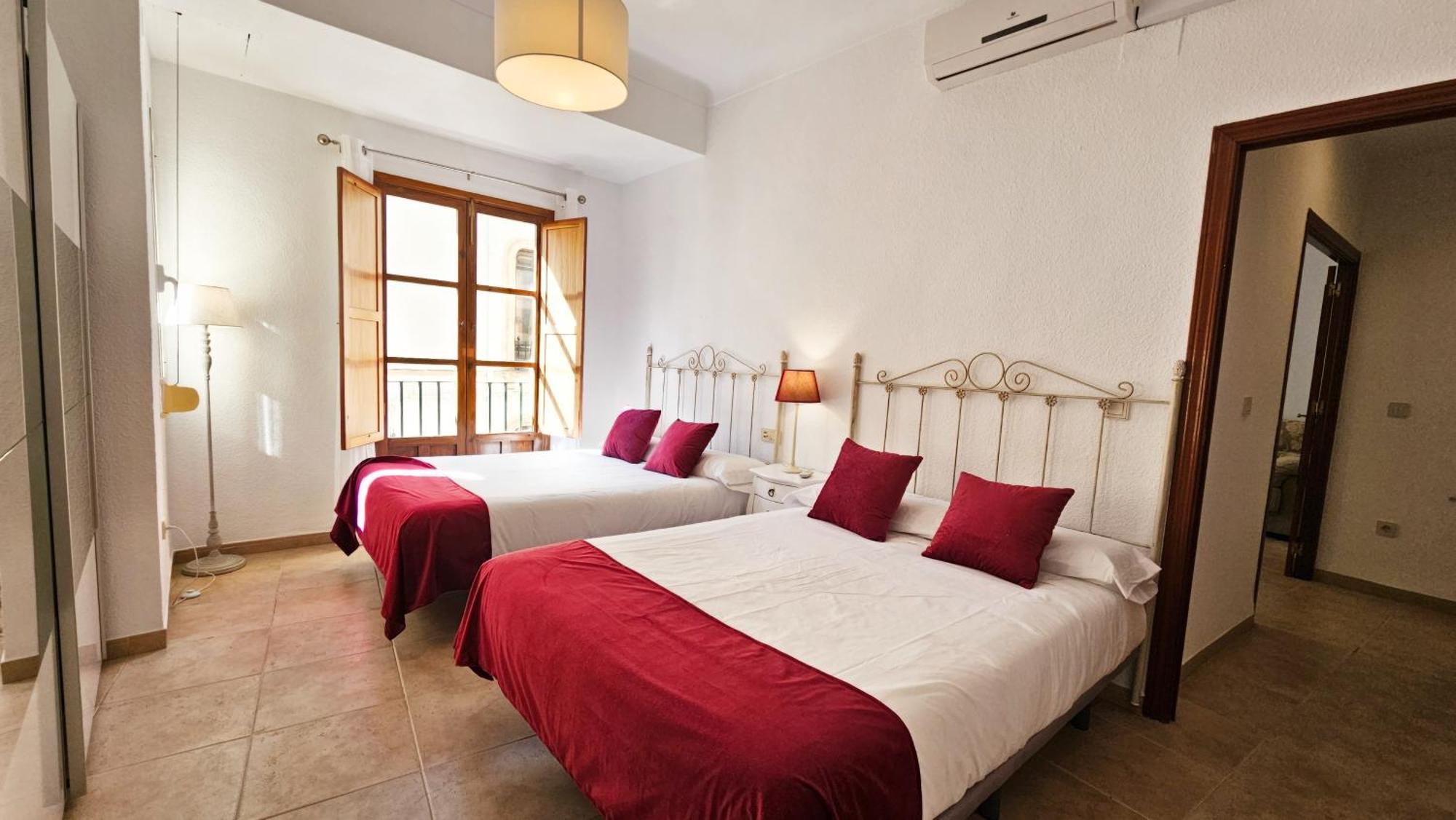 Alorena Con Balcones Al Real Ubeda  Exterior photo